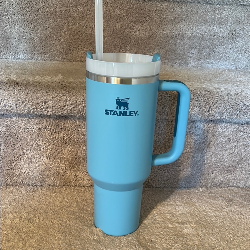 Stanley Blue Insulated Water Bottle 40 oz w/Straw